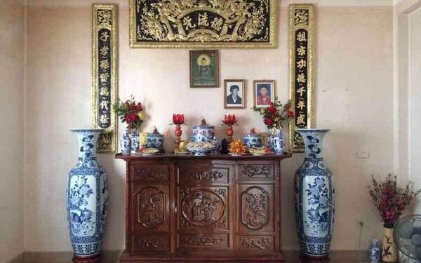 Xem Ngày Chuyển Bàn Thờ Đẹp Để Rước Tài Lộc, May Mắn 1 xem-ngay-chuyen-ban-tho-gia-tien-dep-la-dieu-can-thiet