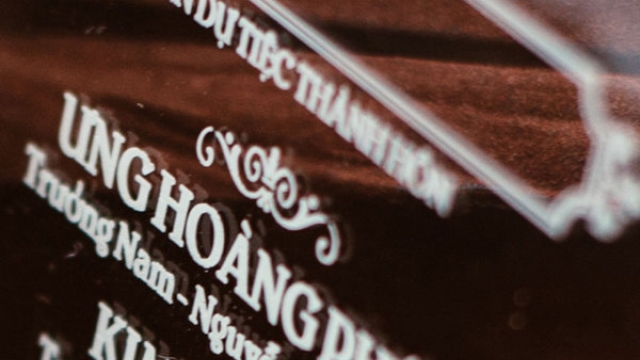 HOẢNG HỒN KHI NHẬN THIỆP CƯỚI CỦA ƯNG HOÀNG PHÚC, CHƯA BAO GIỜ THẤY THIỆP CƯỚI NÀO GIỐNG VẬY 1 HOẢNG HỒN KHI NHẬN THIỆP CƯỚI CỦA ƯNG HOÀNG PHÚC, CHƯA BAO GIỜ THẤY THIỆP CƯỚI NÀO GIỐNG VẬY
